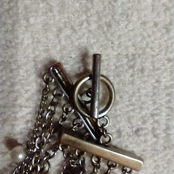 Butterfly 🦋 bow multi chain toggle bracelet - Picture 3 of 5